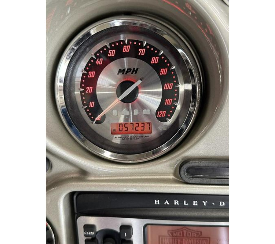 2009 Harley-Davidson® CVO™ Ultra Classic® Electra Glide® - UO0322