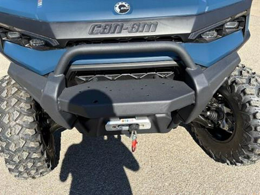 2026 Can-Am Defender Limited HD11