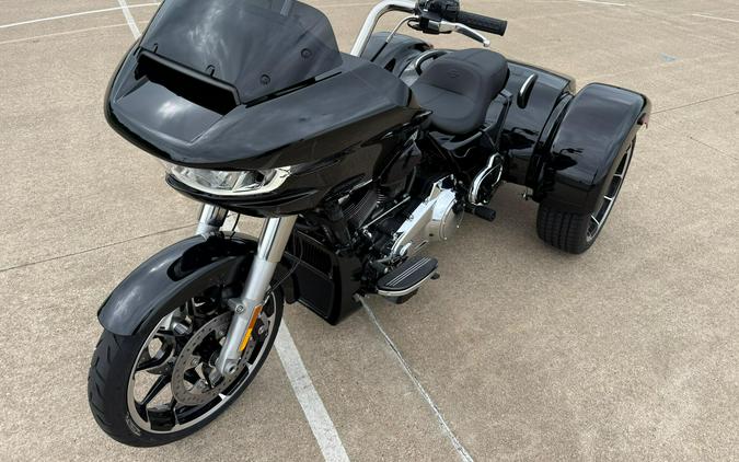 2026 Harley-Davidson® Road Glide 3 Vivid Black