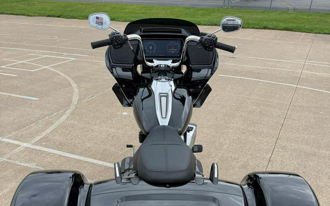 2026 Harley-Davidson® Road Glide 3 Vivid Black