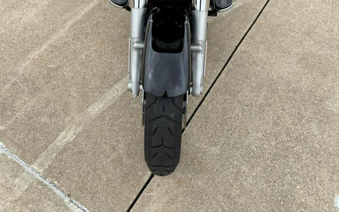 2026 Harley-Davidson® Road Glide 3 Vivid Black