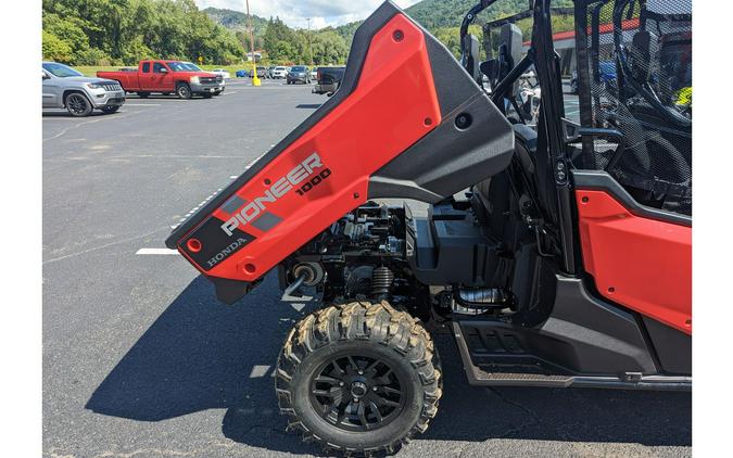 2023 Honda PIONEER 1000-6 DELUXE CREW