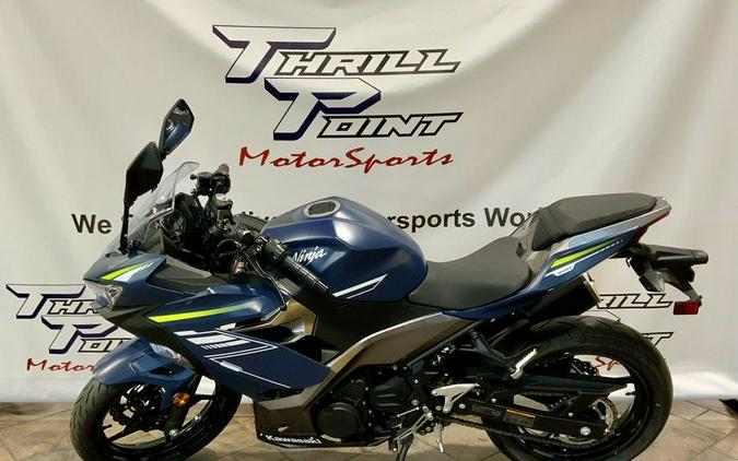 2022 Kawasaki Ninja® 400 Metallic Matte Blue/Metallic Graphite Gray