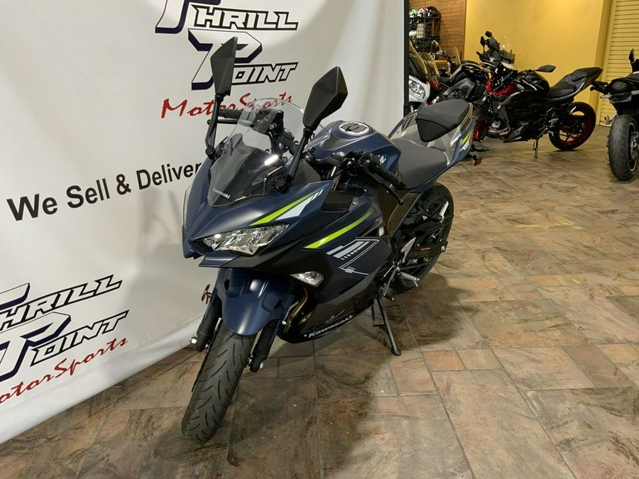 2022 Kawasaki Ninja® 400 Metallic Matte Blue/Metallic Graphite Gray