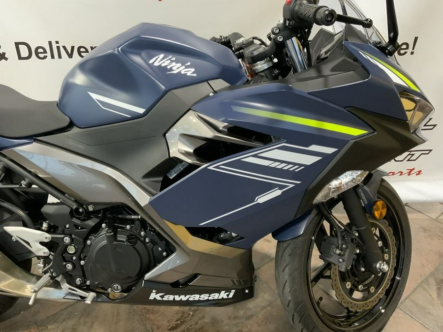 2022 Kawasaki Ninja® 400 Metallic Matte Blue/Metallic Graphite Gray