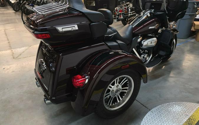 FLHTCUTG 2022 Tri Glide Ultra