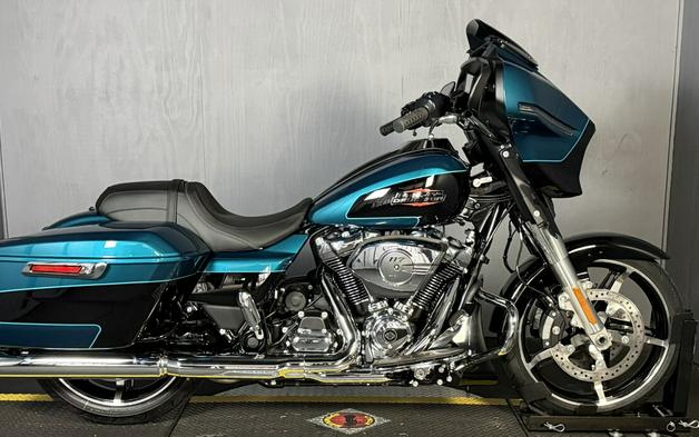 2026 Harley-Davidson® Street Glide® FLHX TEAL THUNDR/BLK W/ PINSTRIP