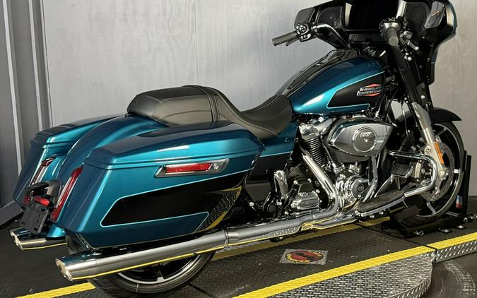 2026 Harley-Davidson® Street Glide® FLHX TEAL THUNDR/BLK W/ PINSTRIP