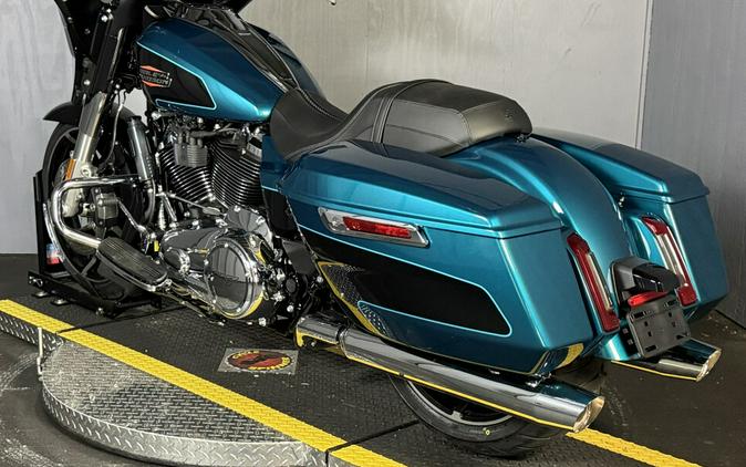 2026 Harley-Davidson® Street Glide® FLHX TEAL THUNDR/BLK W/ PINSTRIP