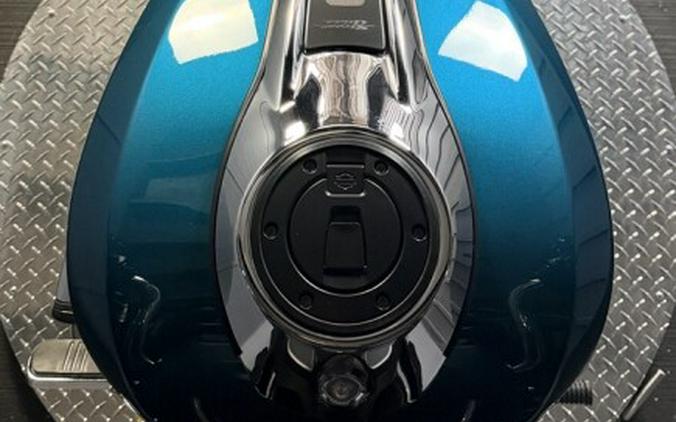 2026 Harley-Davidson® Street Glide® FLHX TEAL THUNDR/BLK W/ PINSTRIP