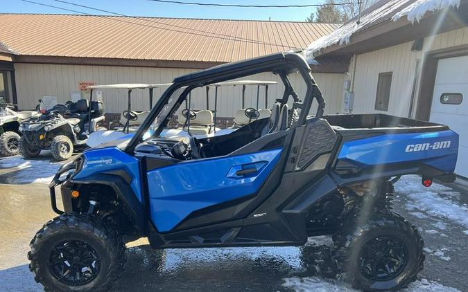 2023 Can-Am® Commander XT 700