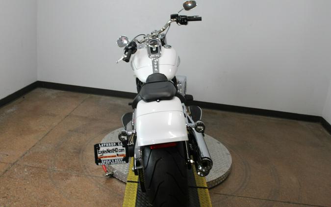 Harley-Davidson® Fat Boy® 2026 FLFB 84684639 WHITE ONYX PRL W/ PINSTRIPE