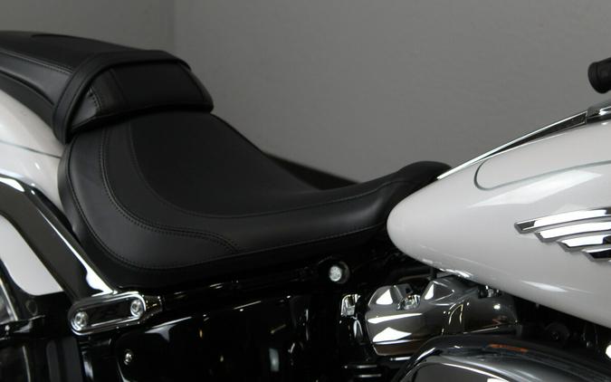 Harley-Davidson® Fat Boy® 2026 FLFB 84684639 WHITE ONYX PRL W/ PINSTRIPE