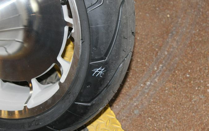 Harley-Davidson® Fat Boy® 2026 FLFB 84684639 WHITE ONYX PRL W/ PINSTRIPE