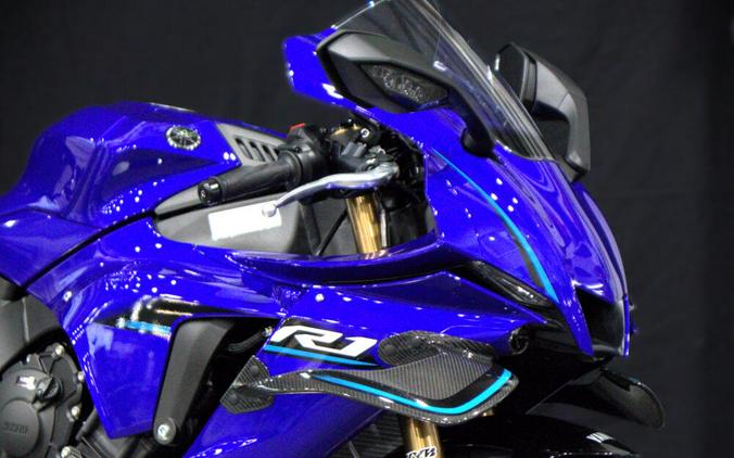 2026 YAMAHA YZF-R1