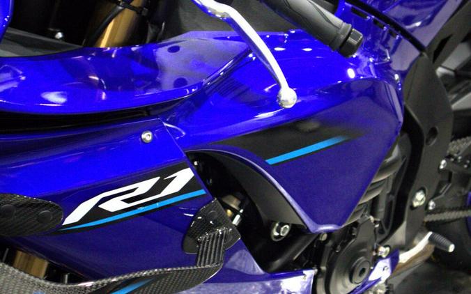 2026 YAMAHA YZF-R1