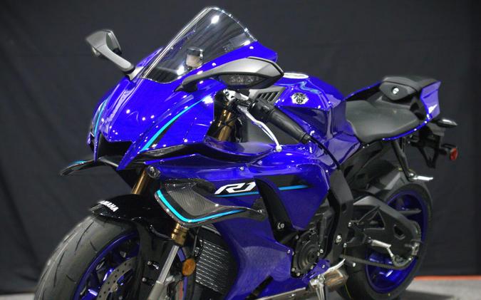 2026 YAMAHA YZF-R1