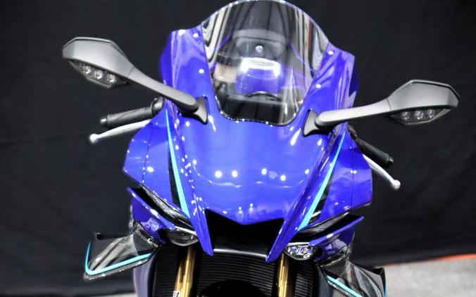 2026 YAMAHA YZF-R1