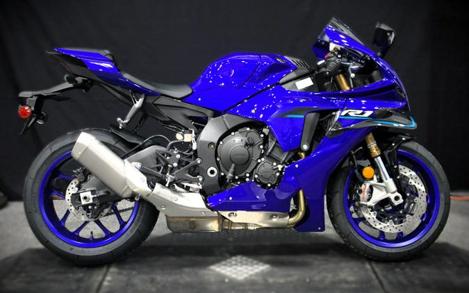 2026 YAMAHA YZF-R1