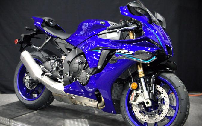 2026 YAMAHA YZF-R1