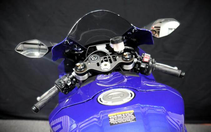2026 YAMAHA YZF-R1