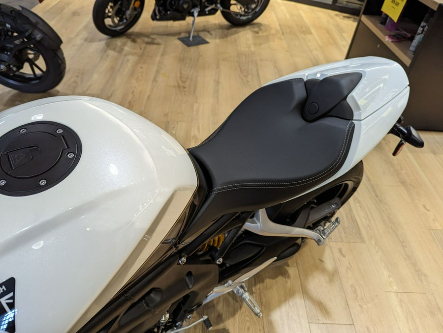 2023 Triumph Speed Triple 1200 RR