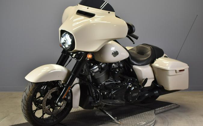 2022 Harley-Davidson Street Glide Special