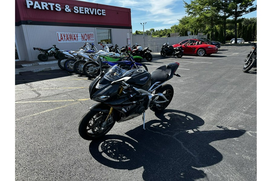 2021 Triumph DAYTONA MOTO2 765