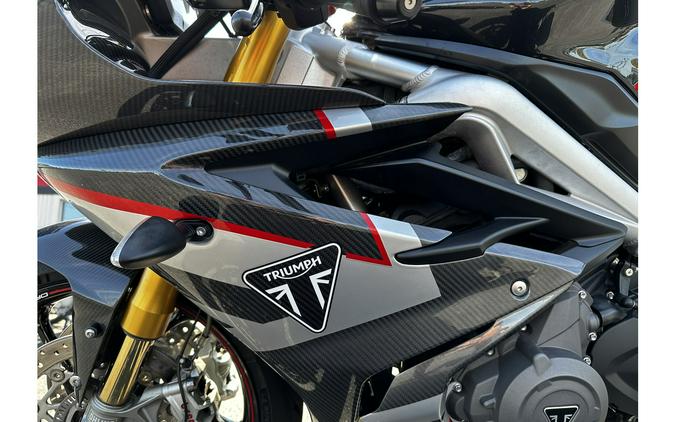 2021 Triumph DAYTONA MOTO2 765