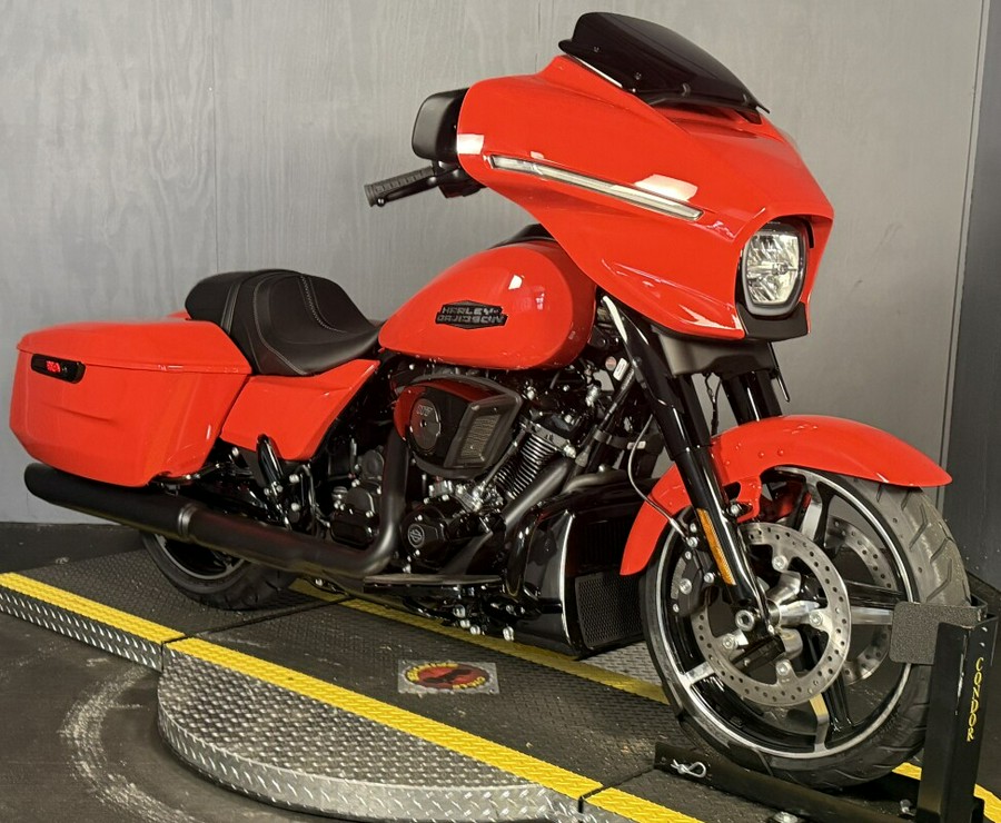 2026 Harley-Davidson® Street Glide® FLHX BLOOD ORANGE