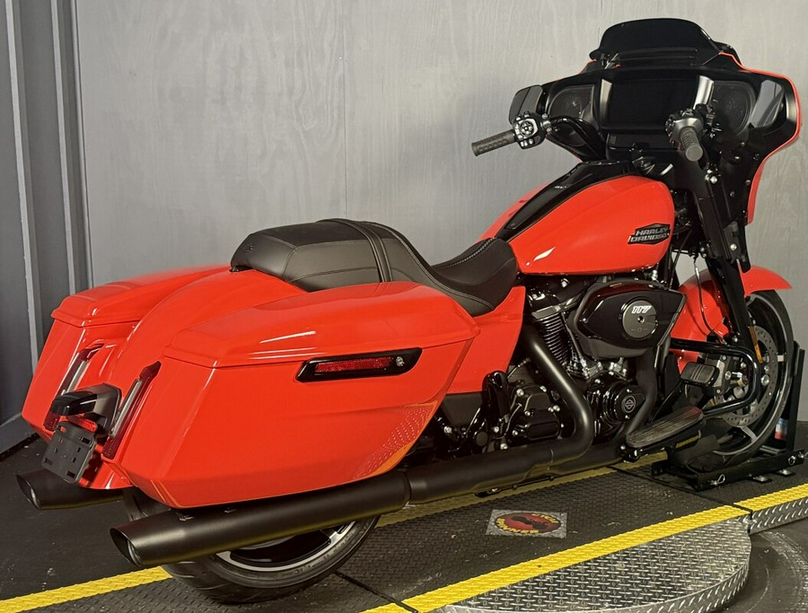 2026 Harley-Davidson® Street Glide® FLHX BLOOD ORANGE
