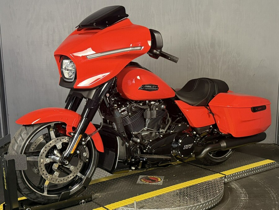 2026 Harley-Davidson® Street Glide® FLHX BLOOD ORANGE