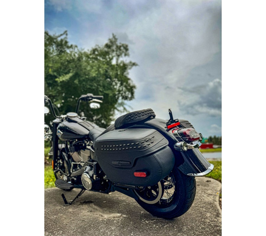 2025 Harley-Davidson Softail FLHC - Heritage Classic