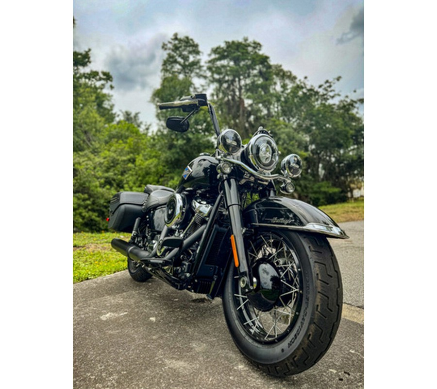 2025 Harley-Davidson Softail FLHC - Heritage Classic
