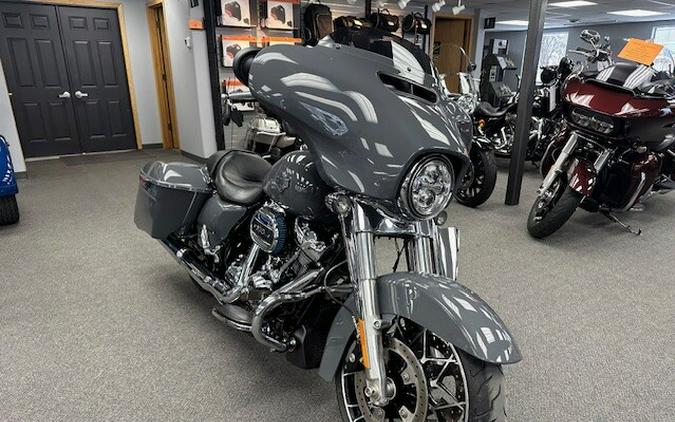 FLHXS 2022 Street Glide® Special