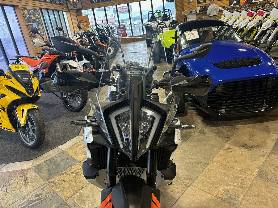 2024 KTM Adventure 790