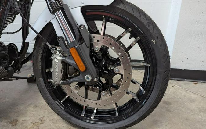 2025 Indian Sport Chief Ghost White Metallic Smoke