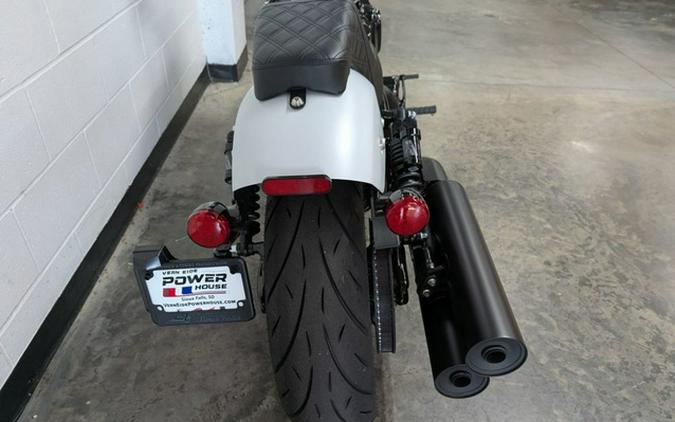 2025 Indian Sport Chief Ghost White Metallic Smoke