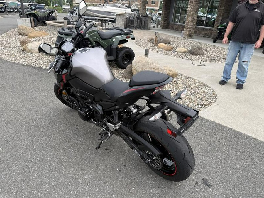 2023 Kawasaki Z900 ABS Metallic Black/Graphite Gray/Flat Black