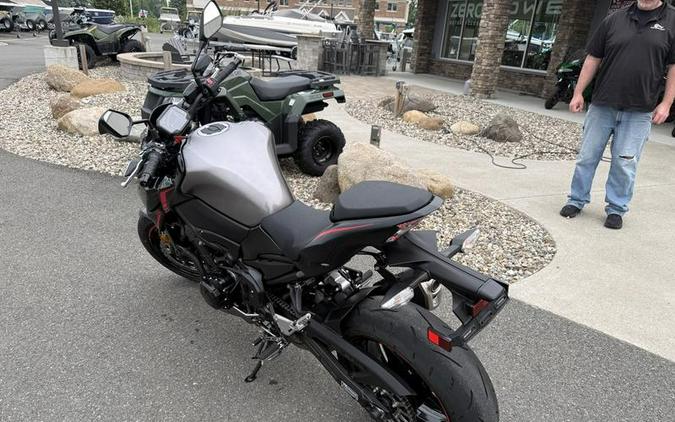 2023 Kawasaki Z900 ABS Metallic Black/Graphite Gray/Flat Black