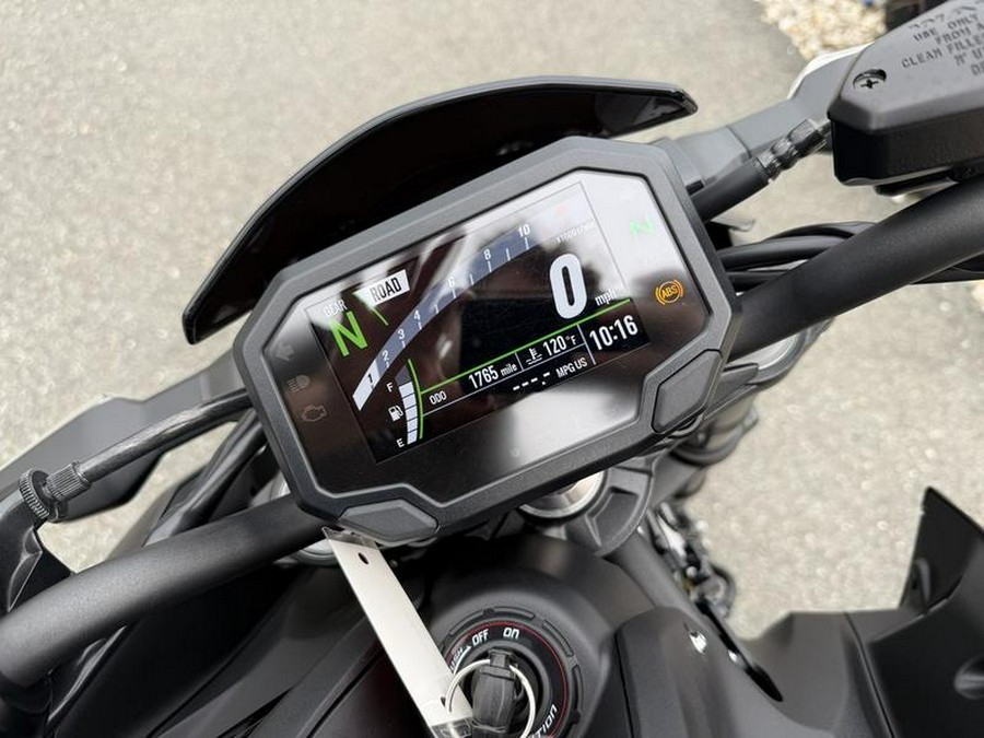 2023 Kawasaki Z900 ABS Metallic Black/Graphite Gray/Flat Black