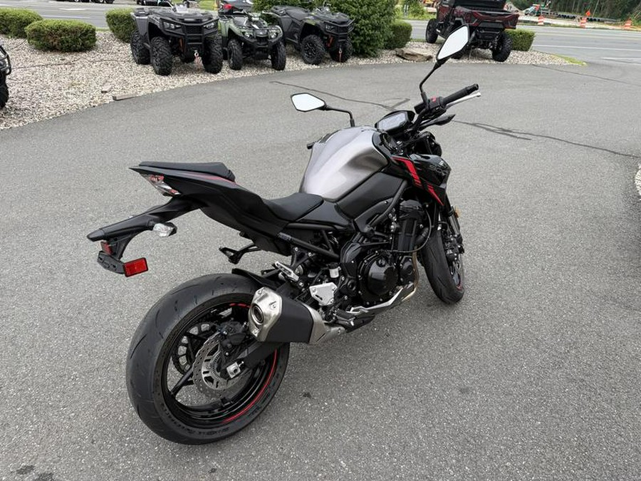 2023 Kawasaki Z900 ABS Metallic Black/Graphite Gray/Flat Black