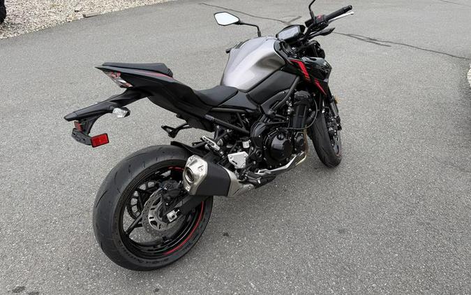 2023 Kawasaki Z900 ABS Metallic Black/Graphite Gray/Flat Black