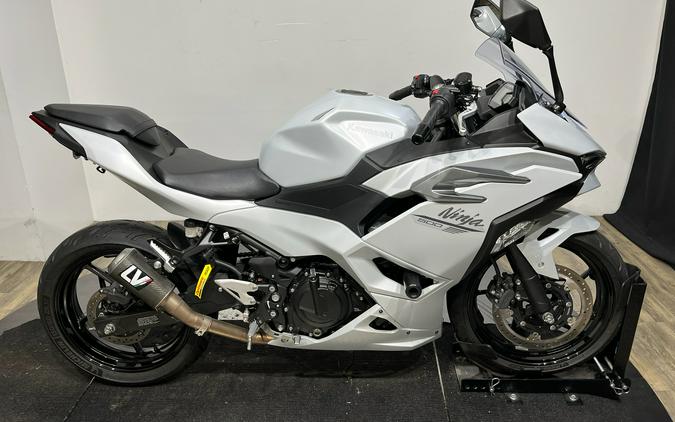 2025 Kawasaki Ninja® 500