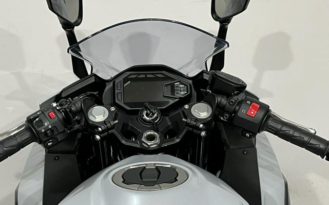 2025 Kawasaki Ninja® 500