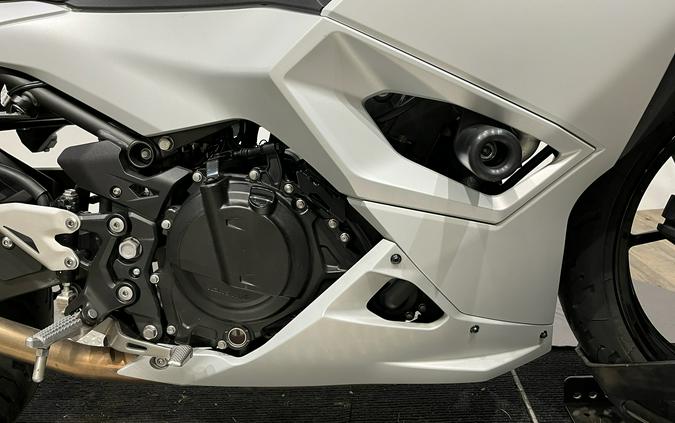 2025 Kawasaki Ninja® 500