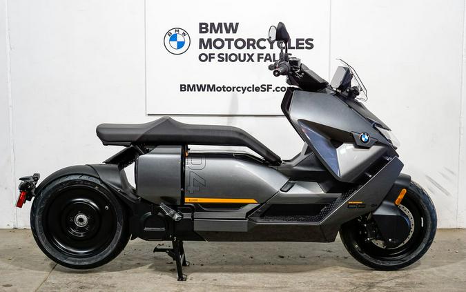 2023 BMW CE 04 Review [Urban Electric Commuter Scooter]