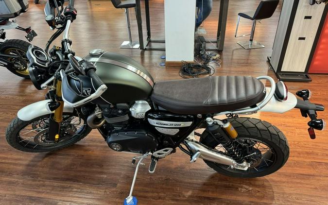 2022 Triumph Scrambler 1200 XE Matt Khaki Green Matt Jet Black