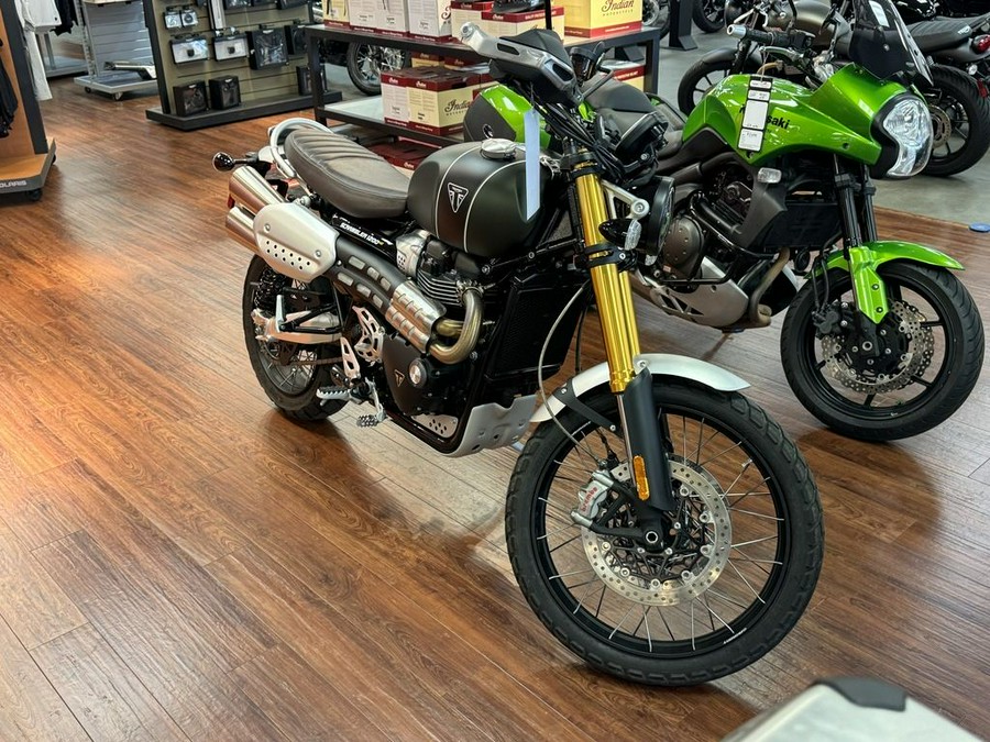 2022 Triumph Scrambler 1200 XE Matt Khaki Green Matt Jet Black