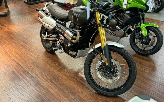 2022 Triumph Scrambler 1200 XE Matt Khaki Green Matt Jet Black